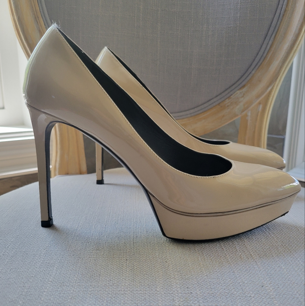 Saint Laurent Classic Heels In Nude